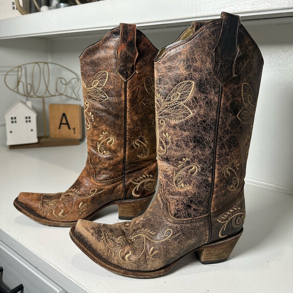 Circle G Western Boots Womens 8.5M Distressed Brown Embroidered Cowboy Rustic